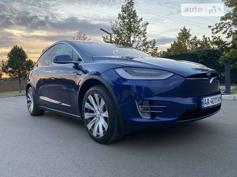 Позашляховик / Кросовер Tesla Model X 2019 в Києві