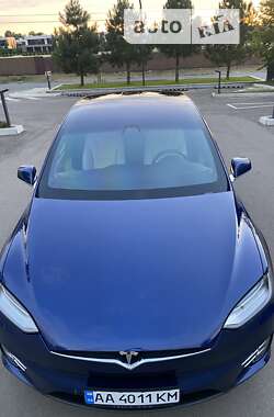 Внедорожник / Кроссовер Tesla Model X 2019 в Киеве