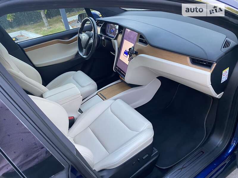 Позашляховик / Кросовер Tesla Model X 2019 в Києві