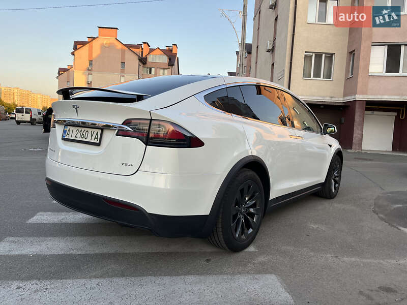 Внедорожник / Кроссовер Tesla Model X 2018 в Вишневом