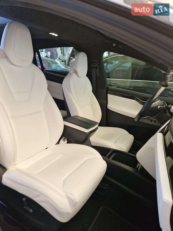 Позашляховик / Кросовер Tesla Model X 2017 в Дніпрі
