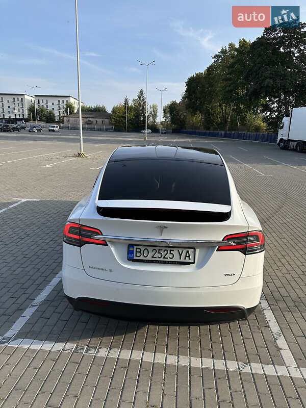 Позашляховик / Кросовер Tesla Model X 2018 в Тернополі