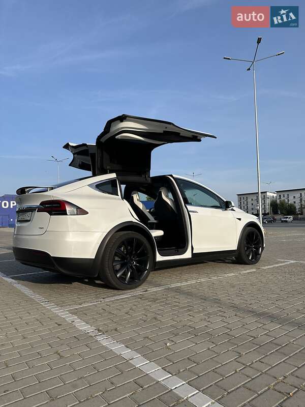 Позашляховик / Кросовер Tesla Model X 2018 в Тернополі