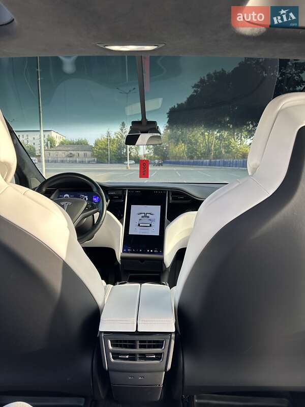 Позашляховик / Кросовер Tesla Model X 2018 в Тернополі