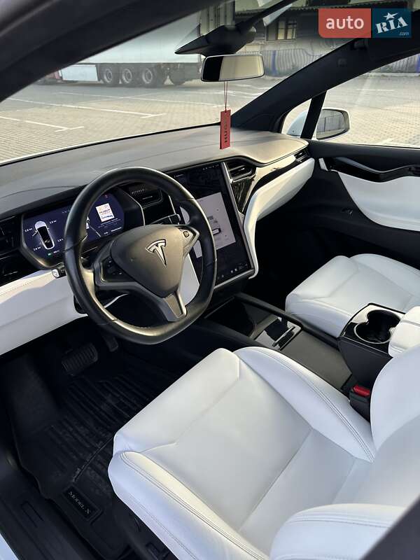 Позашляховик / Кросовер Tesla Model X 2018 в Тернополі
