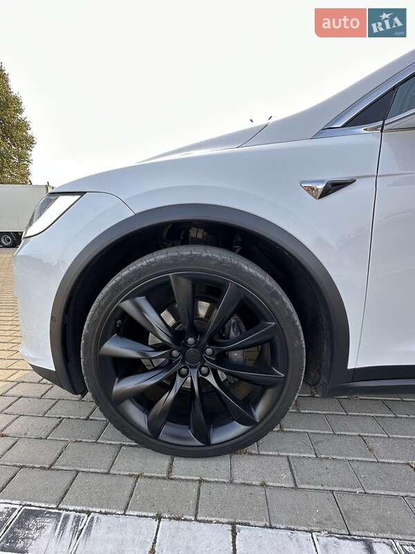 Позашляховик / Кросовер Tesla Model X 2018 в Тернополі
