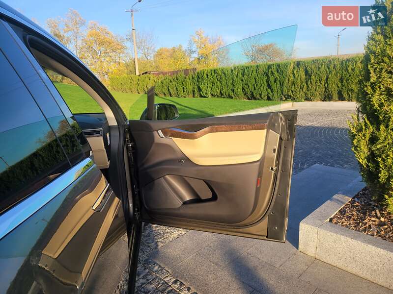 Внедорожник / Кроссовер Tesla Model X 2016 в Днепре