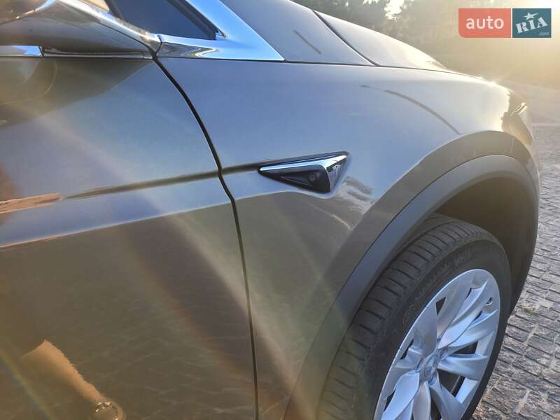 Внедорожник / Кроссовер Tesla Model X 2016 в Днепре