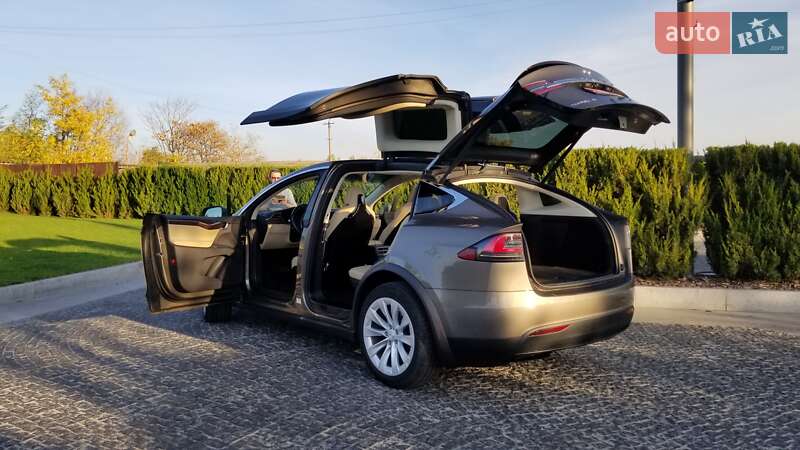 Внедорожник / Кроссовер Tesla Model X 2016 в Днепре