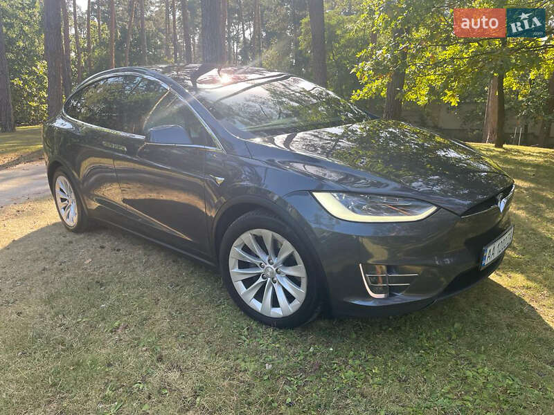 Позашляховик / Кросовер Tesla Model X 2017 в Києві