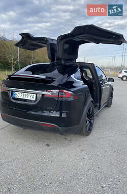 Позашляховик / Кросовер Tesla Model X 2016 в 