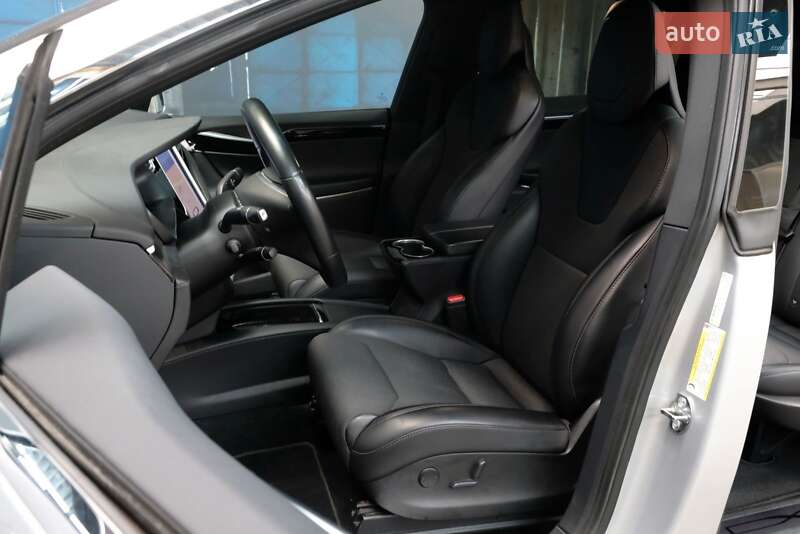 Позашляховик / Кросовер Tesla Model X 2018 в Вінниці