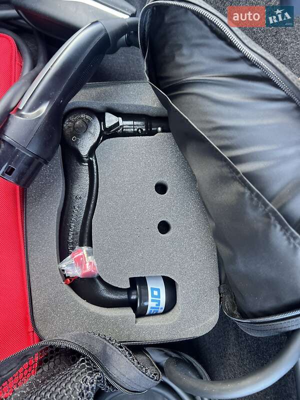 Позашляховик / Кросовер Tesla Model X 2018 в Вінниці