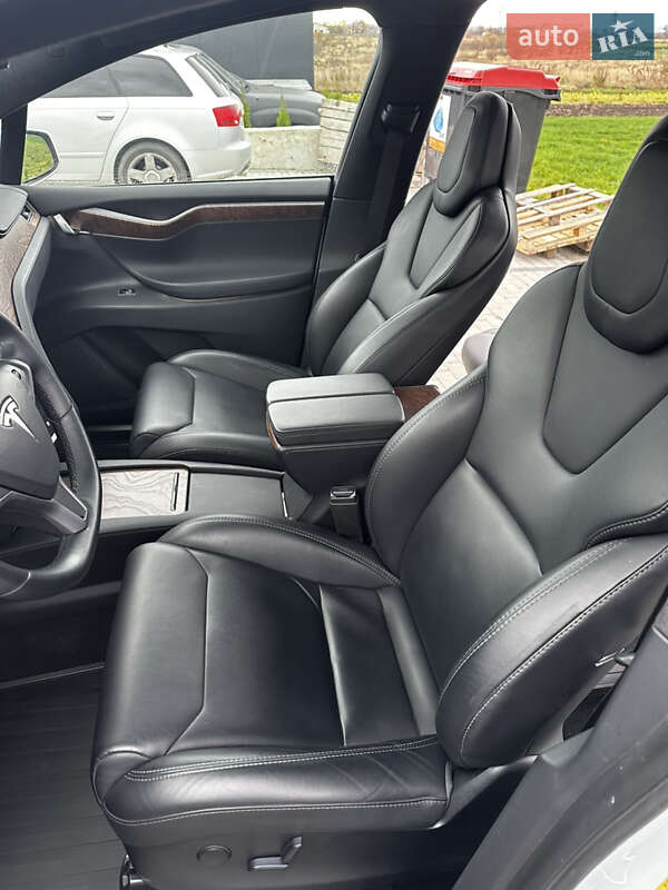 Позашляховик / Кросовер Tesla Model X 2018 в Львові