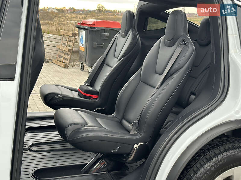 Позашляховик / Кросовер Tesla Model X 2018 в Львові