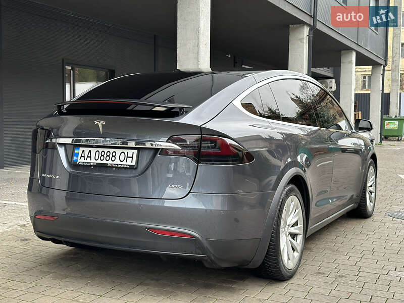 Позашляховик / Кросовер Tesla Model X 2016 в Львові