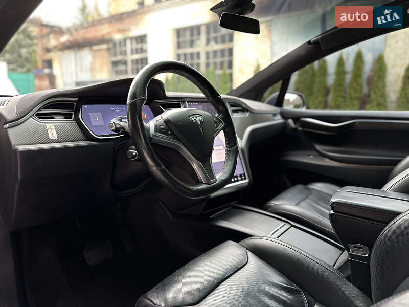 Позашляховик / Кросовер Tesla Model X 2016 в Львові