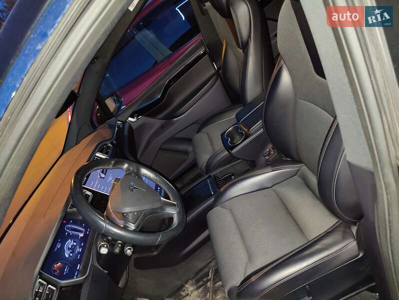 Внедорожник / Кроссовер Tesla Model X 2018 в Днепре