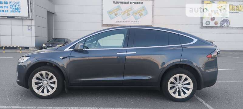 Позашляховик / Кросовер Tesla Model X 2017 в Києві
