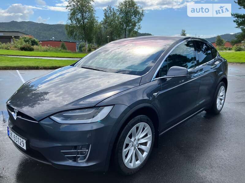Позашляховик / Кросовер Tesla Model X 2017 в Києві