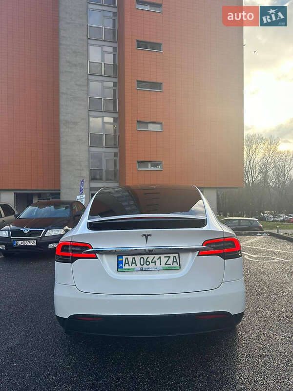 Позашляховик / Кросовер Tesla Model X 2019 в Києві