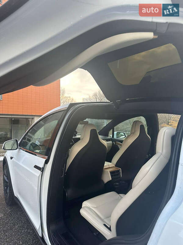 Позашляховик / Кросовер Tesla Model X 2019 в Києві