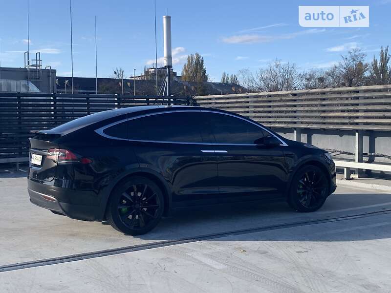 Позашляховик / Кросовер Tesla Model X 2018 в Києві