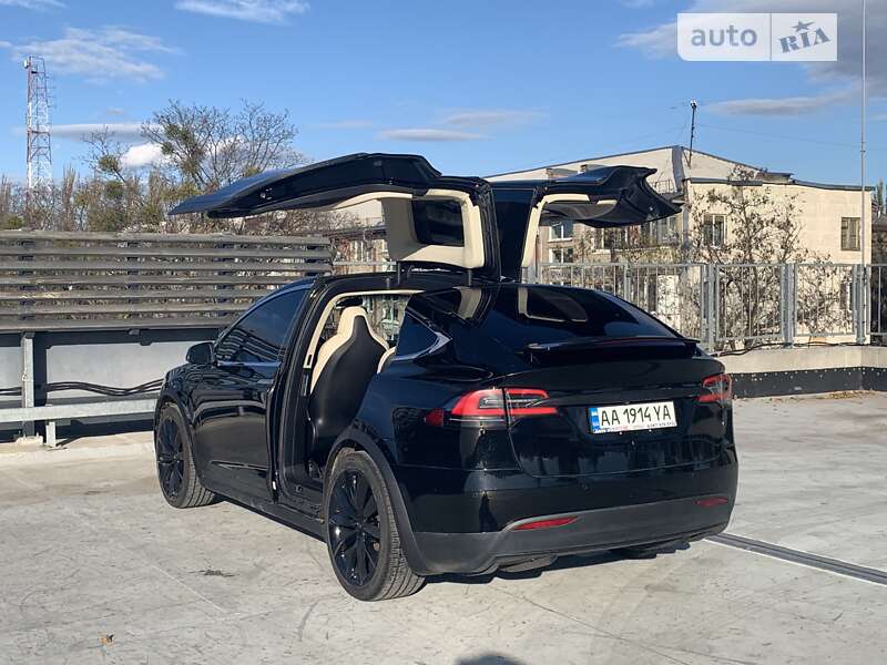 Позашляховик / Кросовер Tesla Model X 2018 в Києві