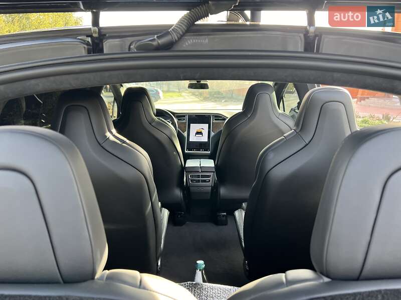 Внедорожник / Кроссовер Tesla Model X 2017 в Запорожье