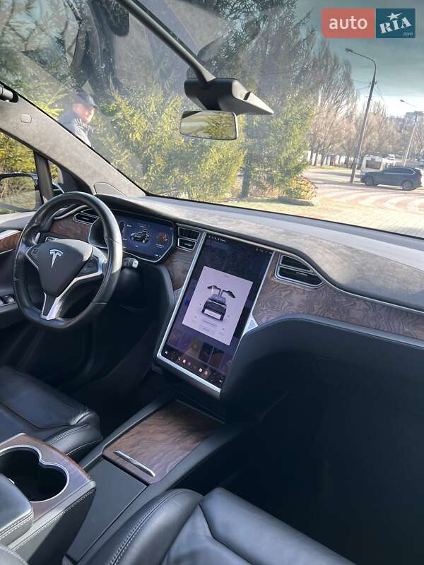 Внедорожник / Кроссовер Tesla Model X 2017 в Запорожье