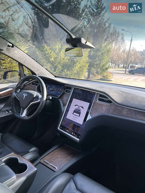 Внедорожник / Кроссовер Tesla Model X 2017 в Запорожье