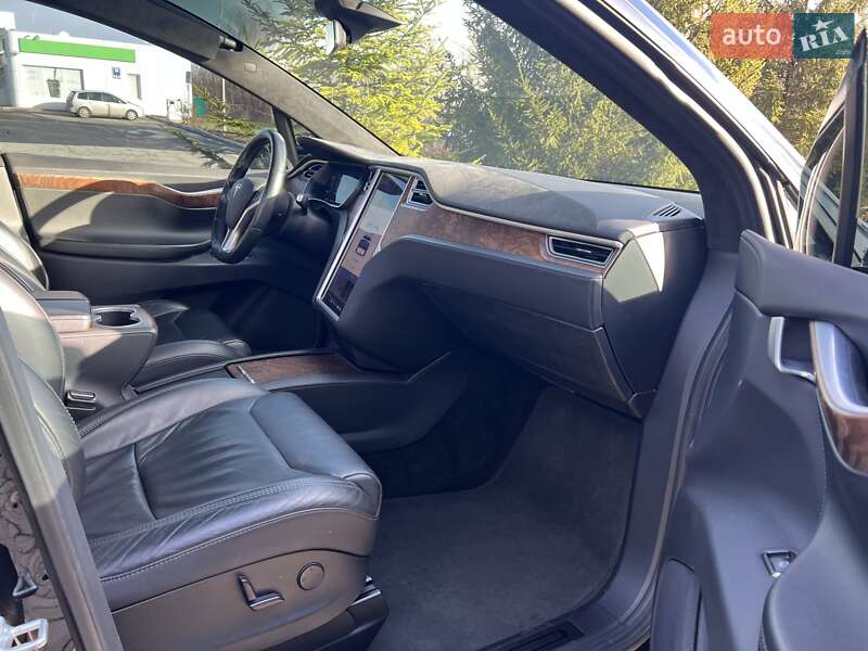 Внедорожник / Кроссовер Tesla Model X 2017 в Запорожье