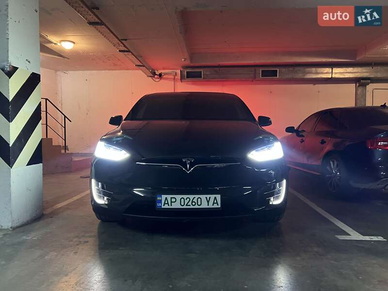 Внедорожник / Кроссовер Tesla Model X 2017 в Запорожье
