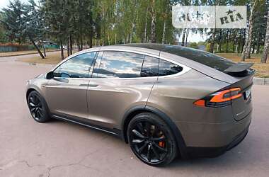 Позашляховик / Кросовер Tesla Model X 2016 в Житомирі