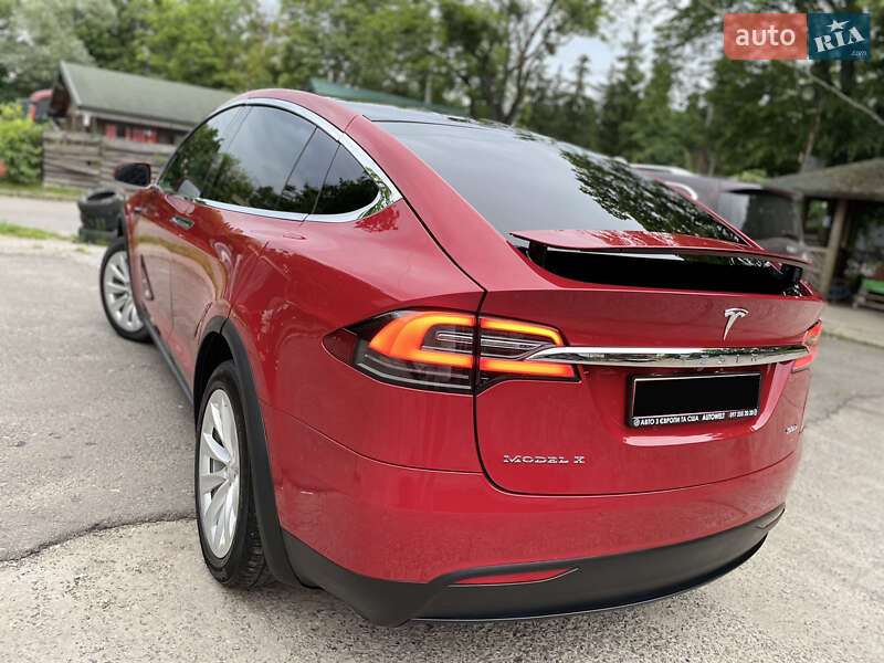 Позашляховик / Кросовер Tesla Model X 2017 в Львові