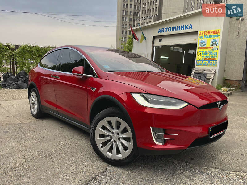Позашляховик / Кросовер Tesla Model X 2017 в Львові