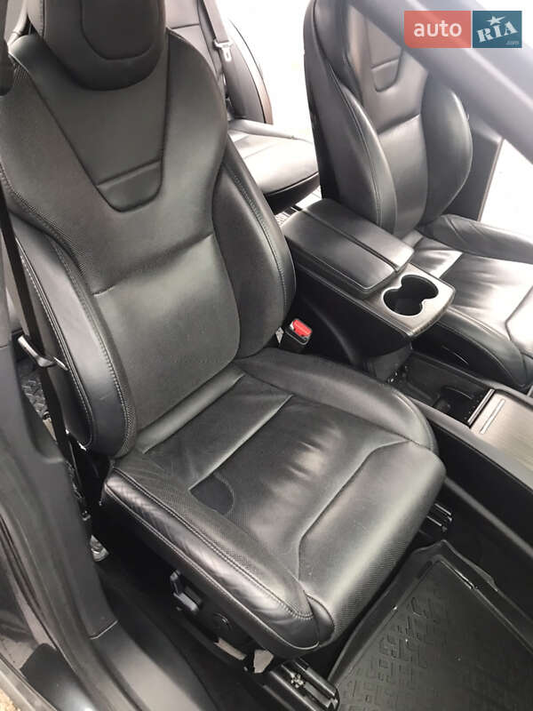 Позашляховик / Кросовер Tesla Model X 2017 в Луцьку фото 15 Позашляховик / Кросовер Tesla Model X 2017 в Луцьку