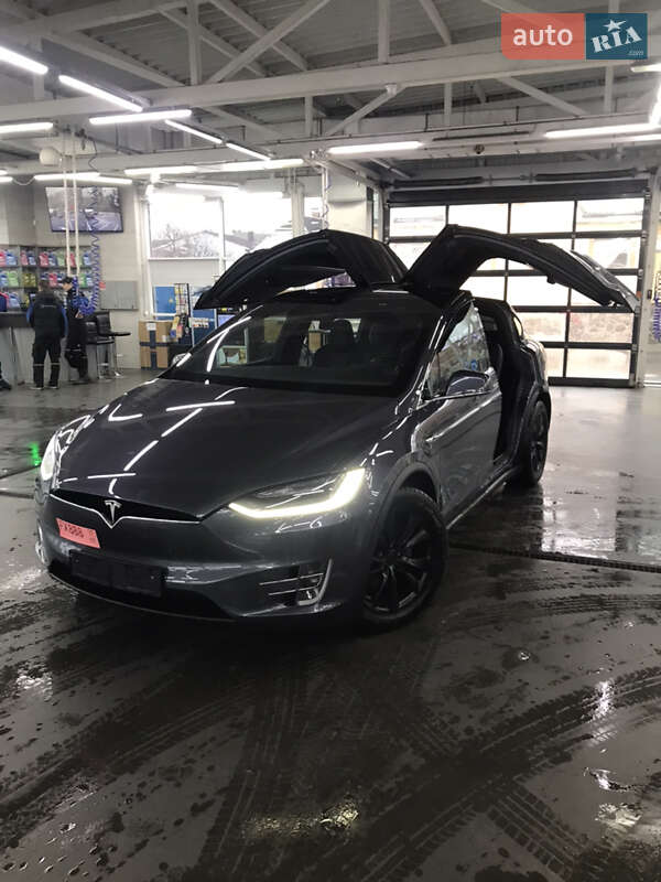 Позашляховик / Кросовер Tesla Model X 2017 в Луцьку фото 28 Позашляховик / Кросовер Tesla Model X 2017 в Луцьку