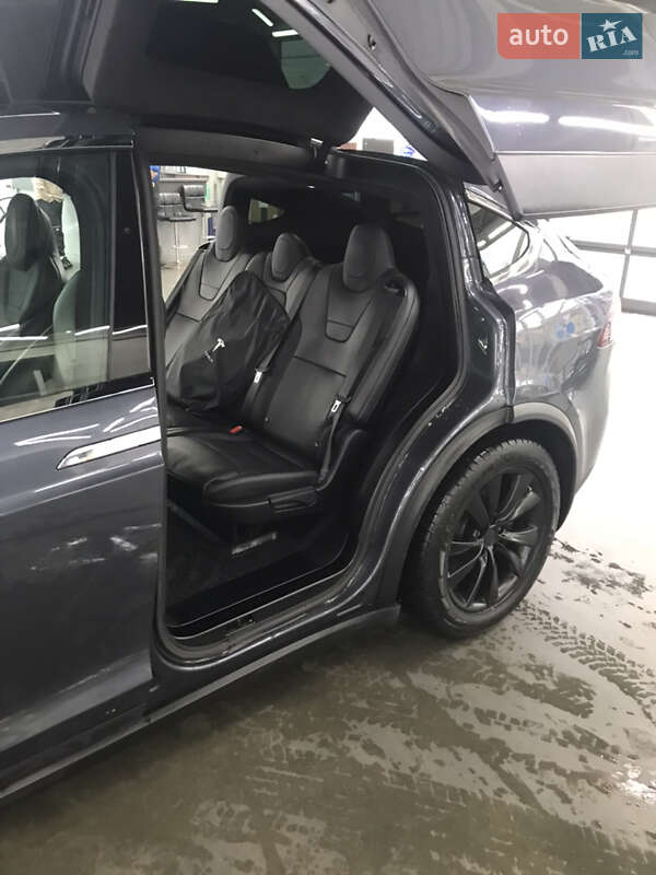 Позашляховик / Кросовер Tesla Model X 2017 в Луцьку фото 29 Позашляховик / Кросовер Tesla Model X 2017 в Луцьку