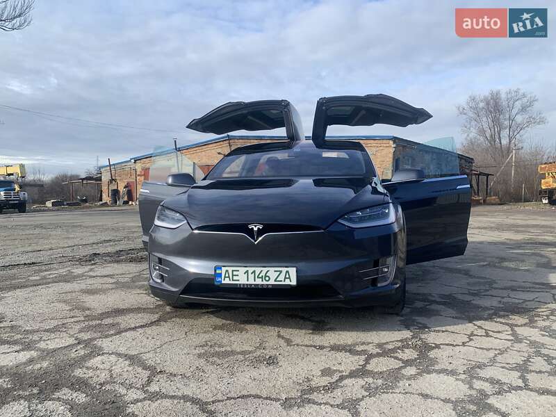 Позашляховик / Кросовер Tesla Model X 2019 в П'ятихатках