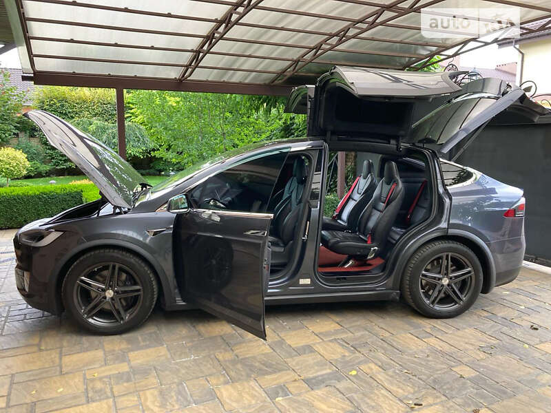 Позашляховик / Кросовер Tesla Model X 2017 в Києві