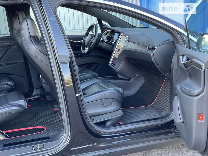Внедорожник / Кроссовер Tesla Model X 2017 в Луцке фото 19 Внедорожник / Кроссовер Tesla Model X 2017 в Луцке