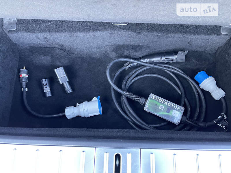 Внедорожник / Кроссовер Tesla Model X 2017 в Луцке фото 30 Внедорожник / Кроссовер Tesla Model X 2017 в Луцке