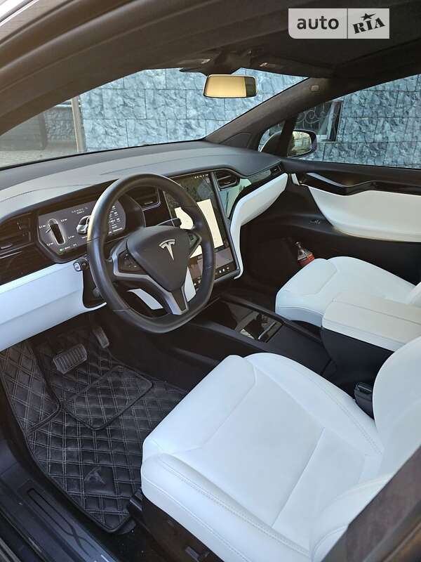 Позашляховик / Кросовер Tesla Model X 2018 в Черкасах