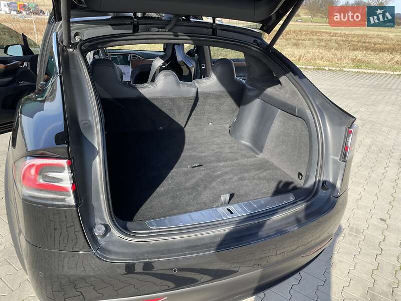 Позашляховик / Кросовер Tesla Model X 2017 в Житомирі