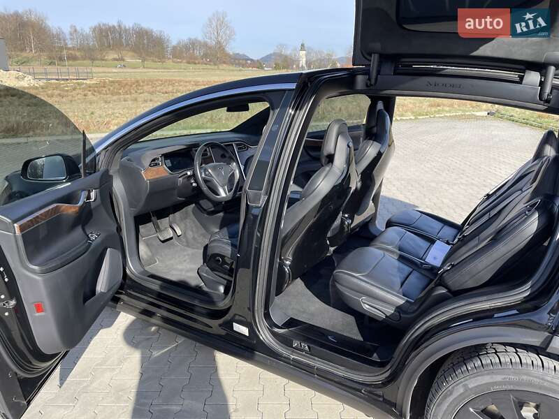 Позашляховик / Кросовер Tesla Model X 2017 в Житомирі