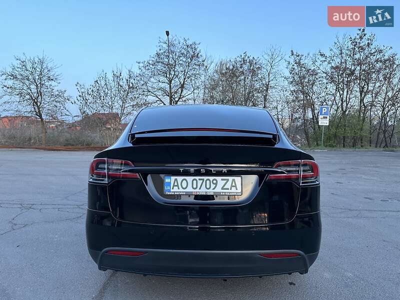 Позашляховик / Кросовер Tesla Model X 2018 в Тячеві