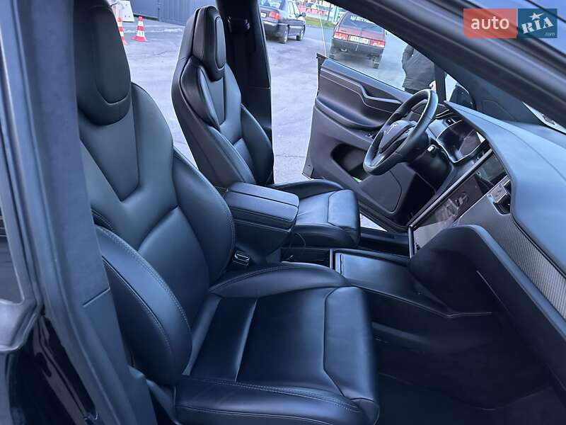 Позашляховик / Кросовер Tesla Model X 2018 в Тячеві