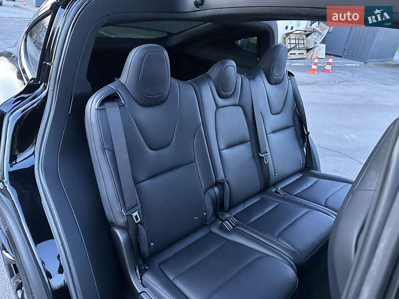 Позашляховик / Кросовер Tesla Model X 2018 в Тячеві