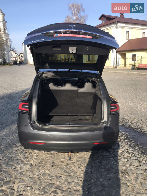 Позашляховик / Кросовер Tesla Model X 2017 в Луцьку фото 10 Позашляховик / Кросовер Tesla Model X 2017 в Луцьку
